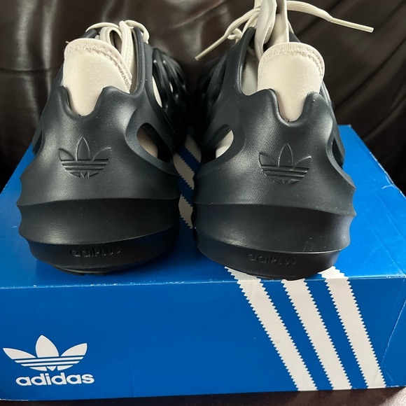Adidas AdiFoam Q   Size 11 - Picture 4 of 5
